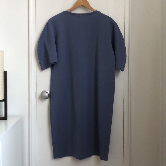 Oversized t-shirt dress in blue - Picture 2 of 5